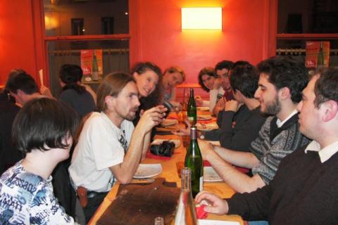 Fichier:Assos-06dec2003-table1.jpg